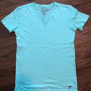 Men’s American Eagle tee size XS
